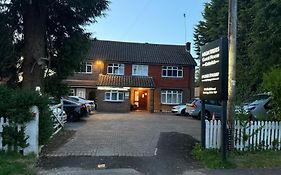 High Trees Guest House Gatwick